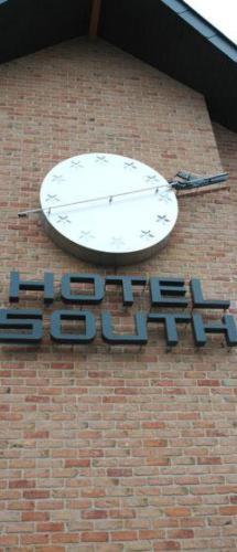 Hotel South Charleroi Airport Экстерьер фото